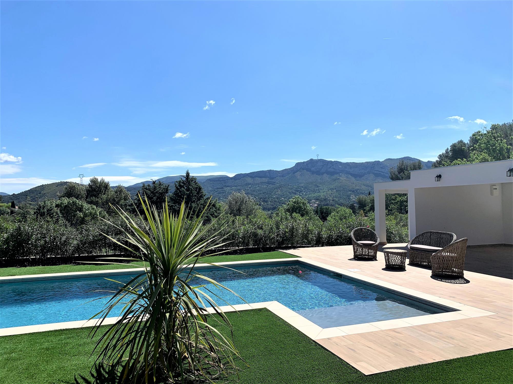 Luxury realestate Country off Aix, Lubron