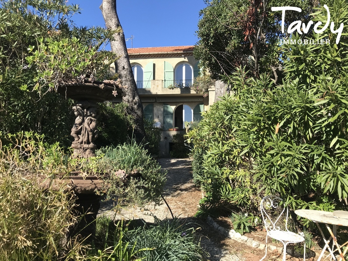 LE CHARME D'UNE MAISON DE VILLE AVEC VUE ET ACCES MER - Toulon