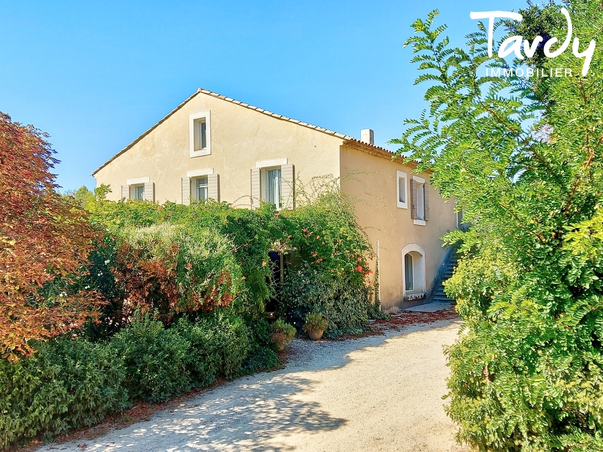 Mas en pierre - Aux portes de Lourmarin - 84160 CADENET - Cadenet - Vieille ferme en pierres