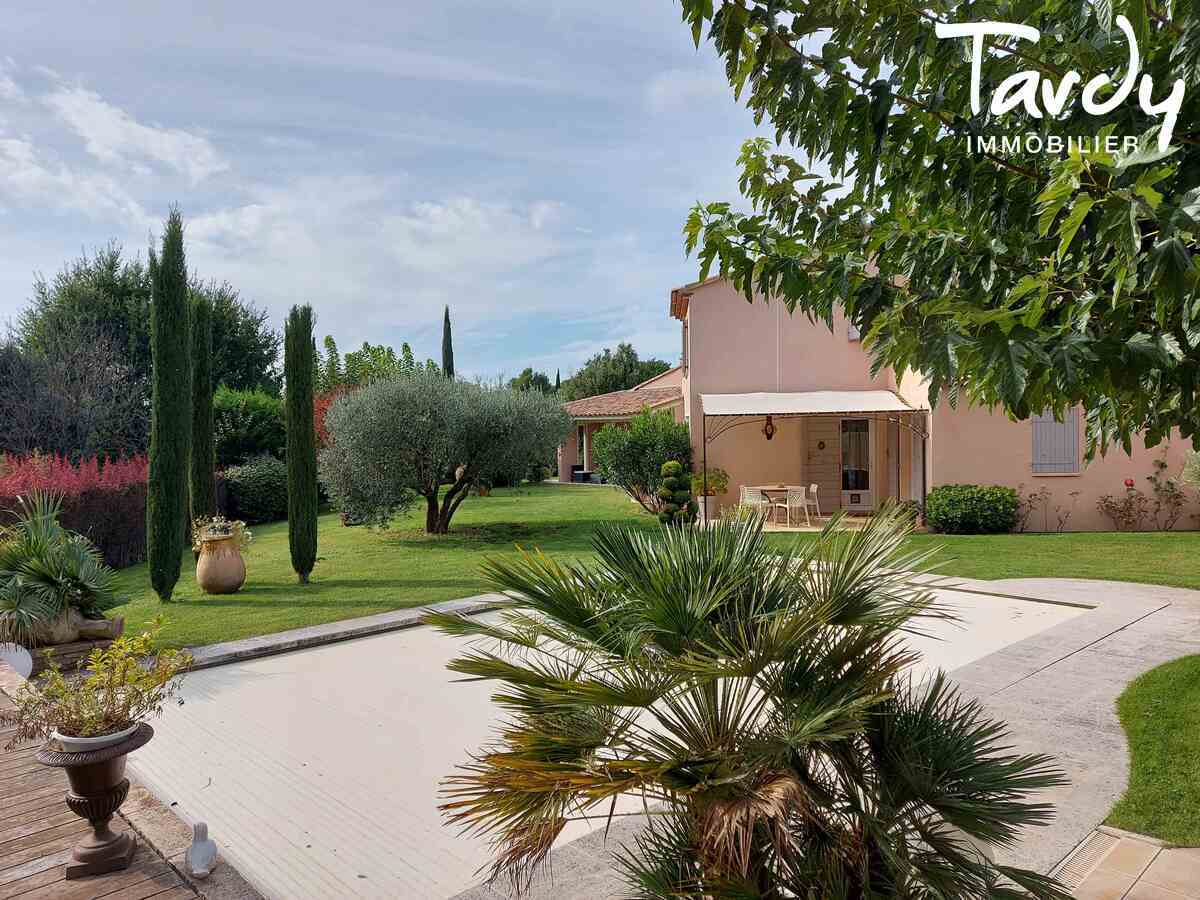 Villa rcente - belles prestations - 84360 LAURIS - Lourmarin