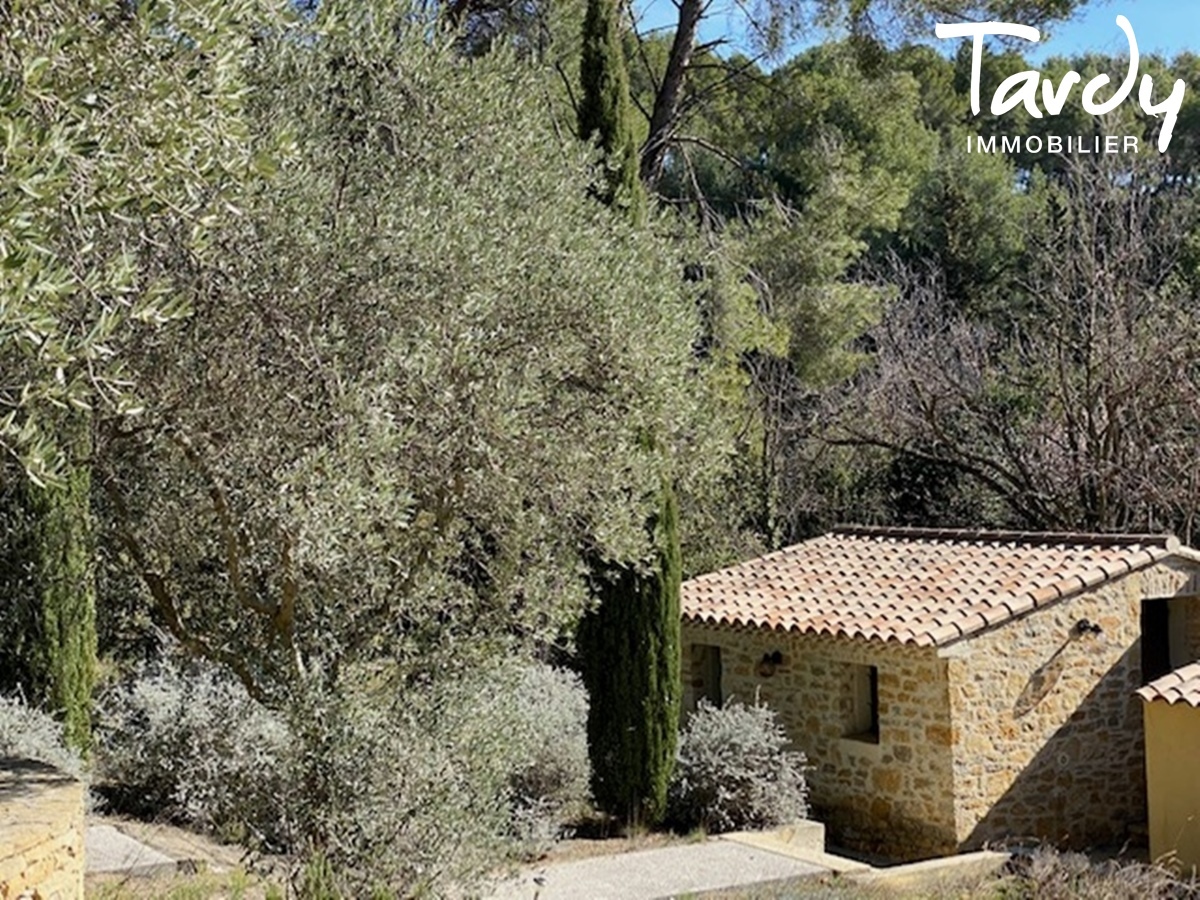 Authentique proprit familiale au charme provenal - 83330 LE CASTELLET - Le Castellet