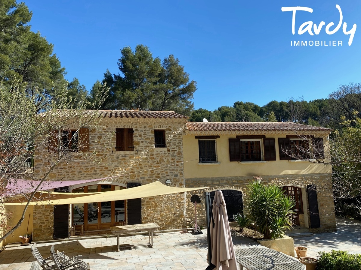 Authentique proprit familiale au charme provenal - 83330 LE CASTELLET - Le Castellet - GITES VAR