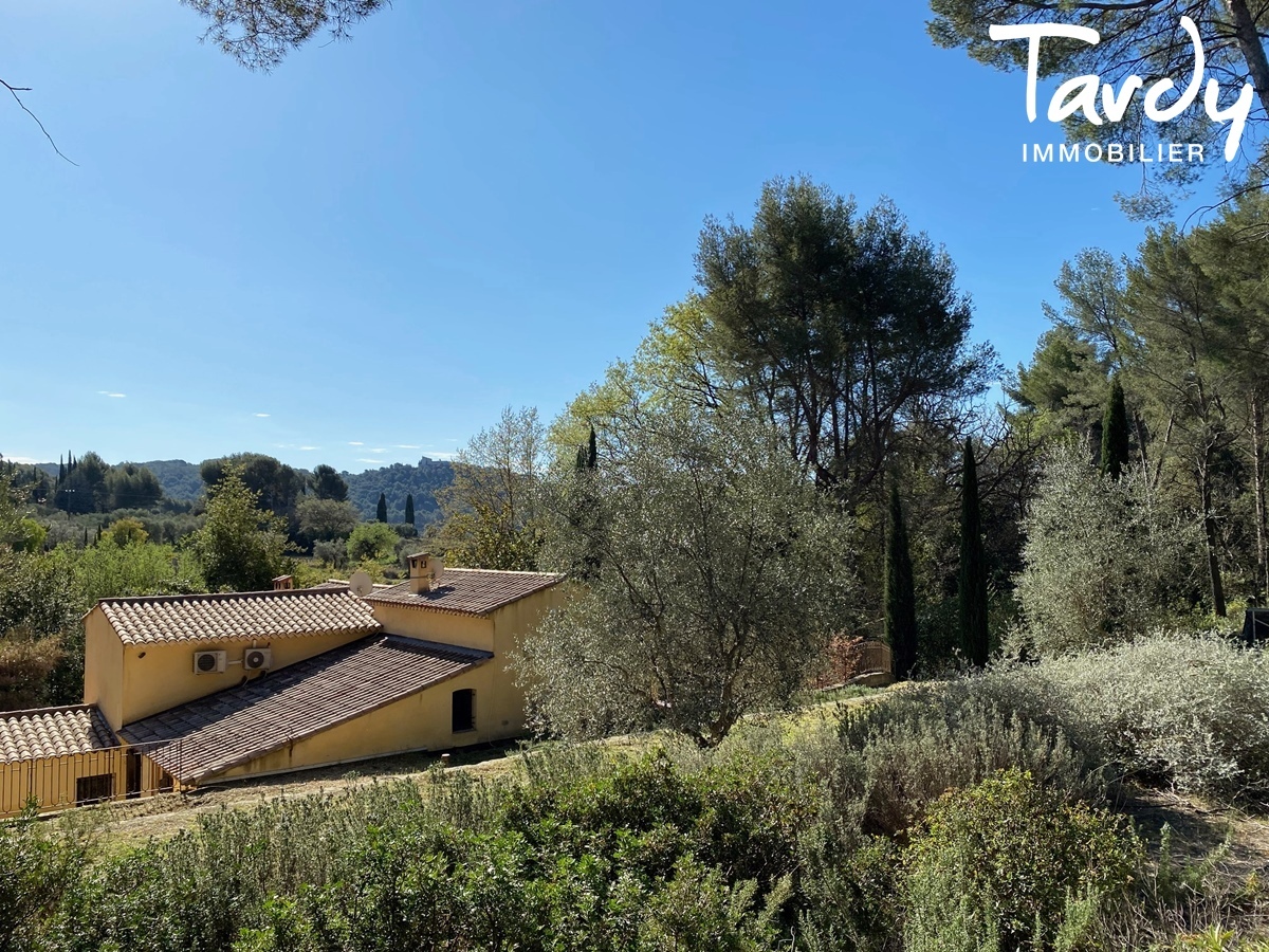 Authentique proprit familiale au charme provenal - 83330 LE CASTELLET - Le Castellet - DOMAINE