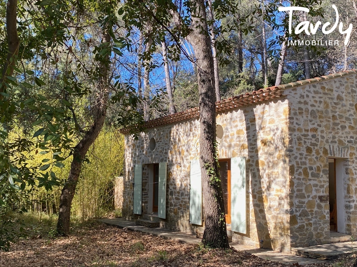 Authentique proprit familiale au charme provenal - 83330 LE CASTELLET - Le Castellet - 83330 LE CASTELLET