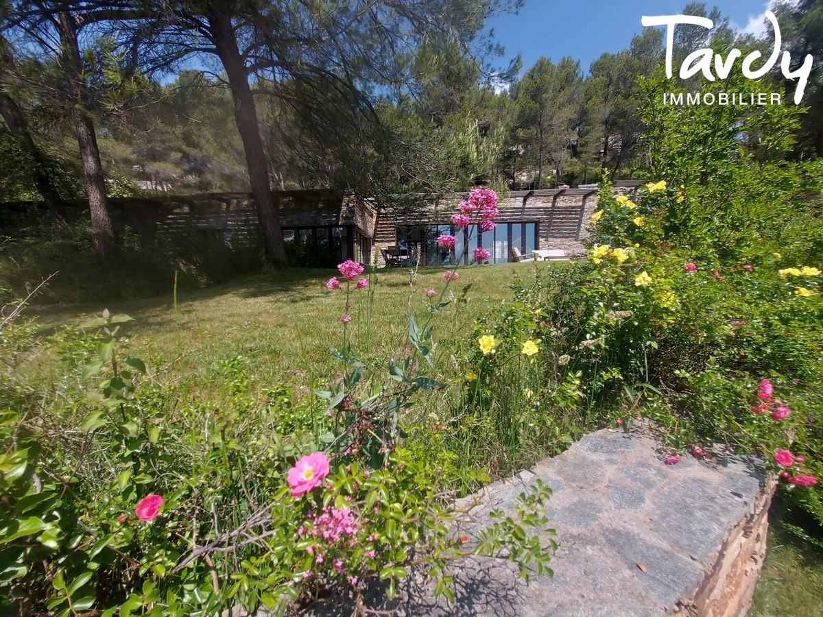 Villa contemporaine - Ecrin de verdure avec vue - 13100 LE THOLONET - Aix-en-Provence