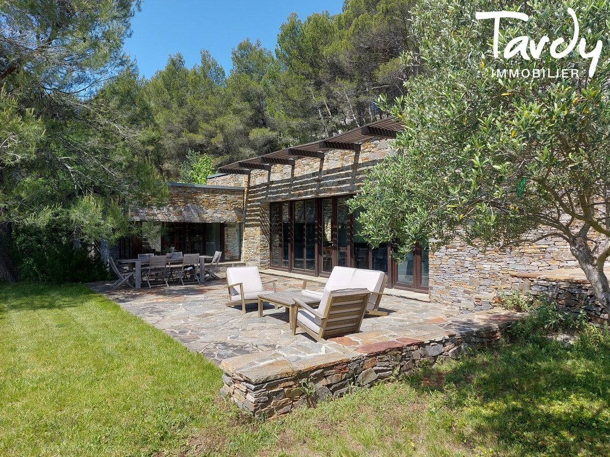 Villa contemporaine - Ecrin de verdure avec vue - 13100 LE THOLONET - Aix-en-Provence