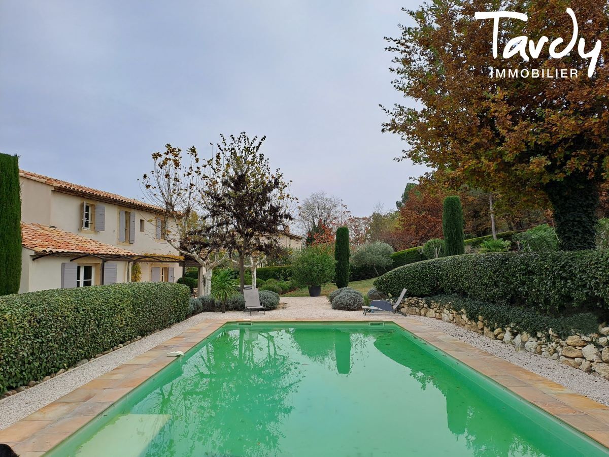 Bastide sur terrain paysag - Jolie vue - 13100 AIX EN PROVENCE - Aix-en-Provence