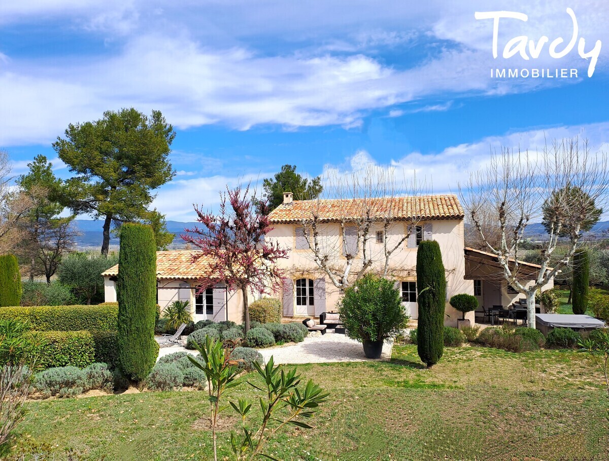 Bastide sur terrain paysag - Jolie vue - 13100 AIX EN PROVENCE - Aix-en-Provence