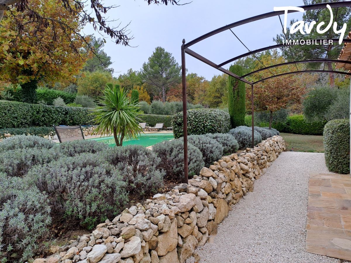 Bastide sur terrain paysag - Jolie vue - 13100 AIX EN PROVENCE - Aix-en-Provence