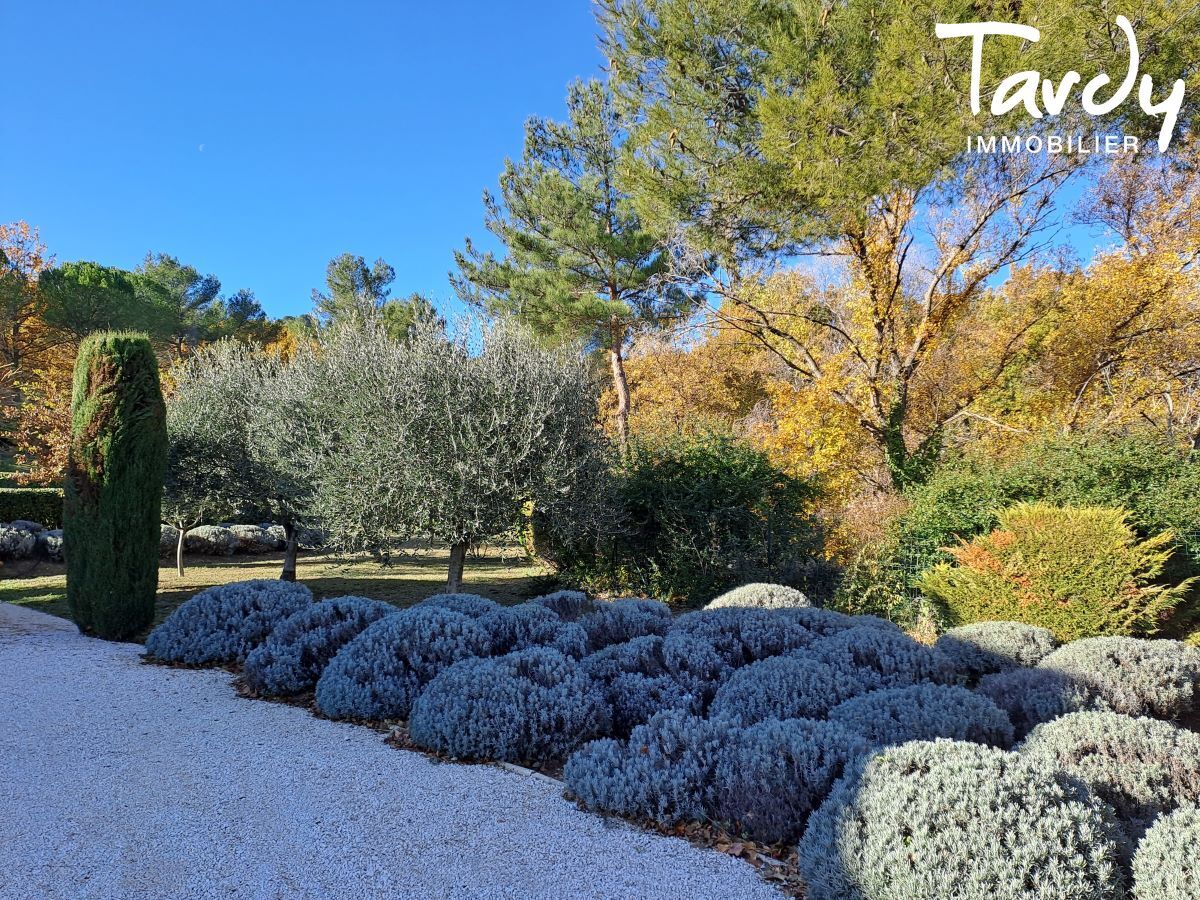 Bastide sur terrain paysag - Jolie vue - 13100 AIX EN PROVENCE - Aix-en-Provence