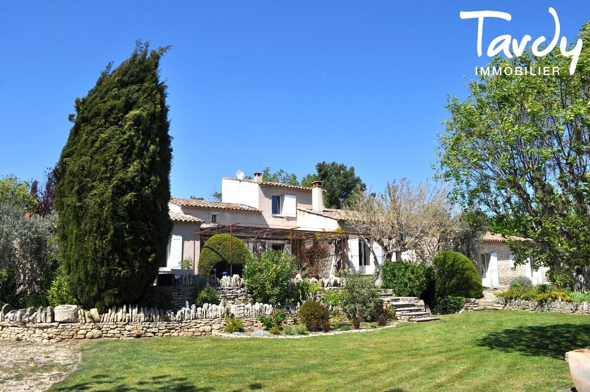 Maison familiale sur grand terrain - 84220 GORDES - Gordes