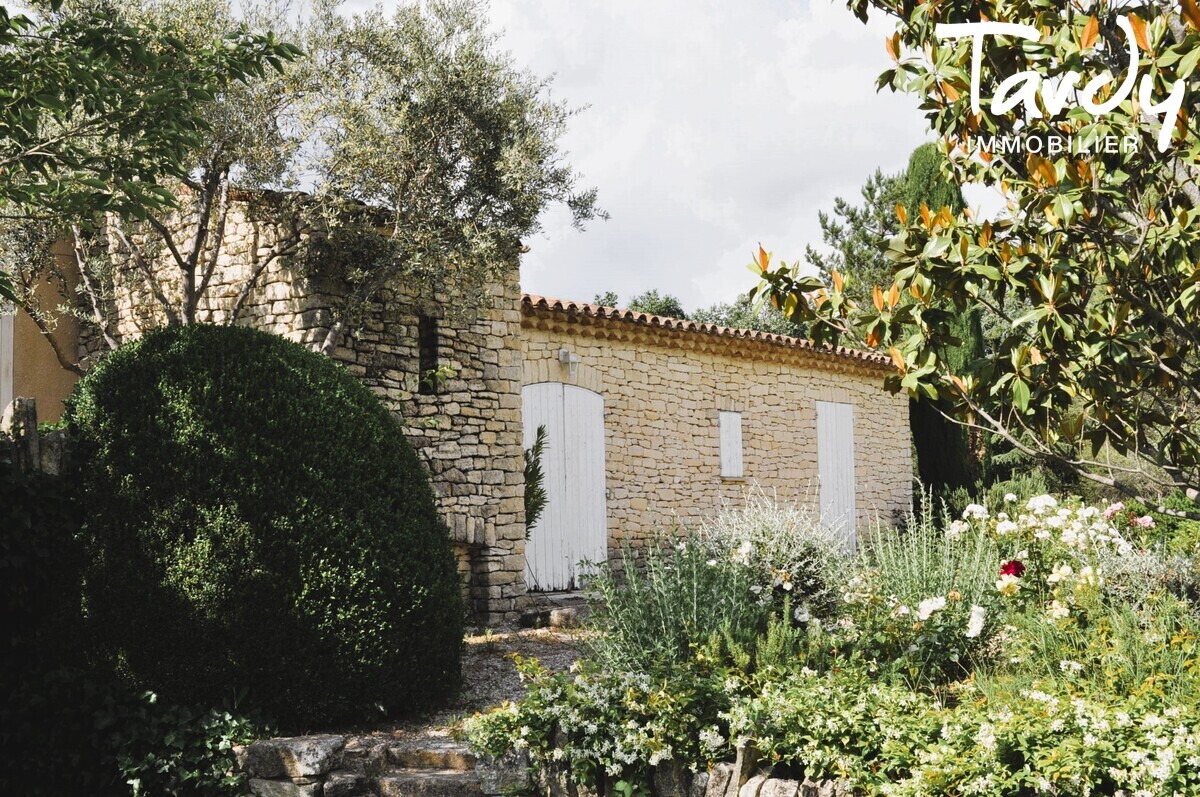 Maison familiale sur grand terrain - 84220 GORDES - Gordes