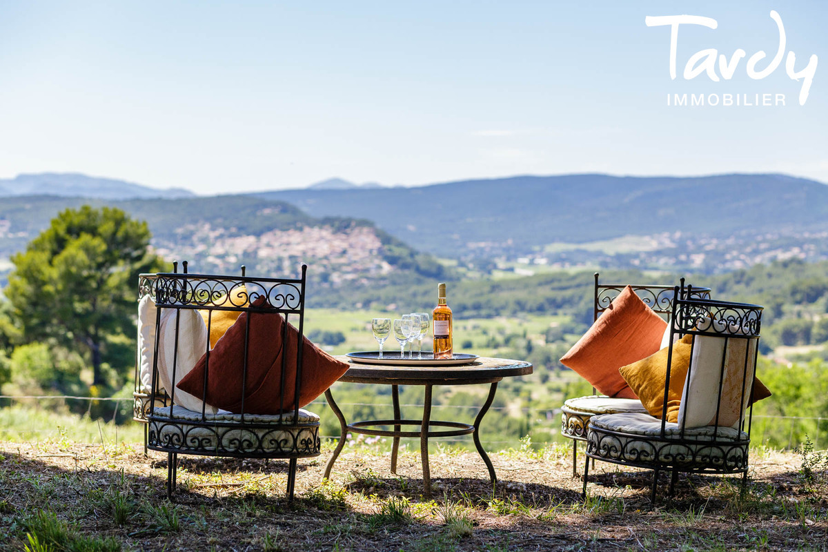 Charme et authenticit, vues panoramiques, soleil couchant - 83330 LE BEAUSSET - Le Beausset - VIGNES