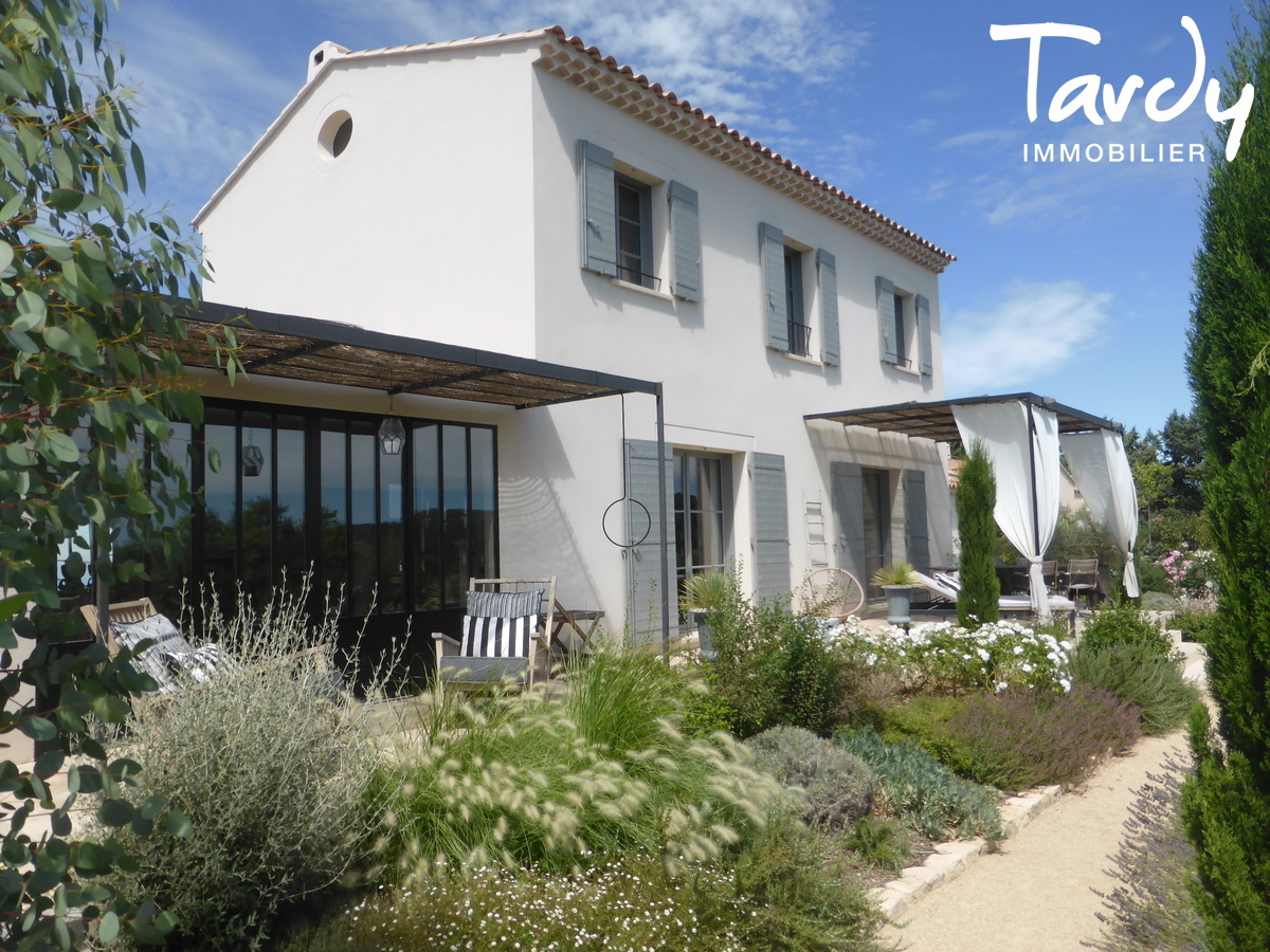 Bastide dans un cadre magnifique et scuris - 84160 LOURMARIN - Lourmarin - Villa rcente dans jardin magnifique - 84160 Puyvert - Tardy Immobilier