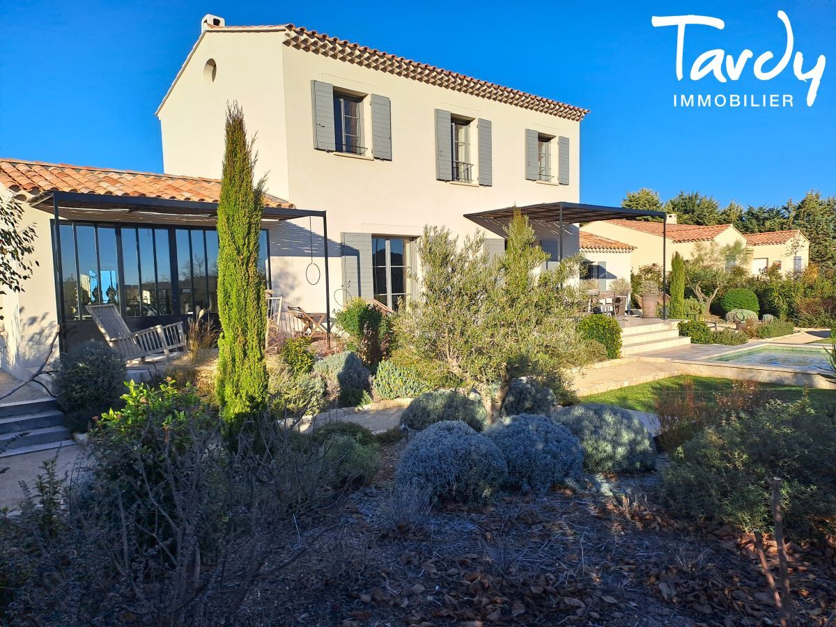 Bastide dans un cadre magnifique et scuris - 84160 PUYVERT - Puyvert