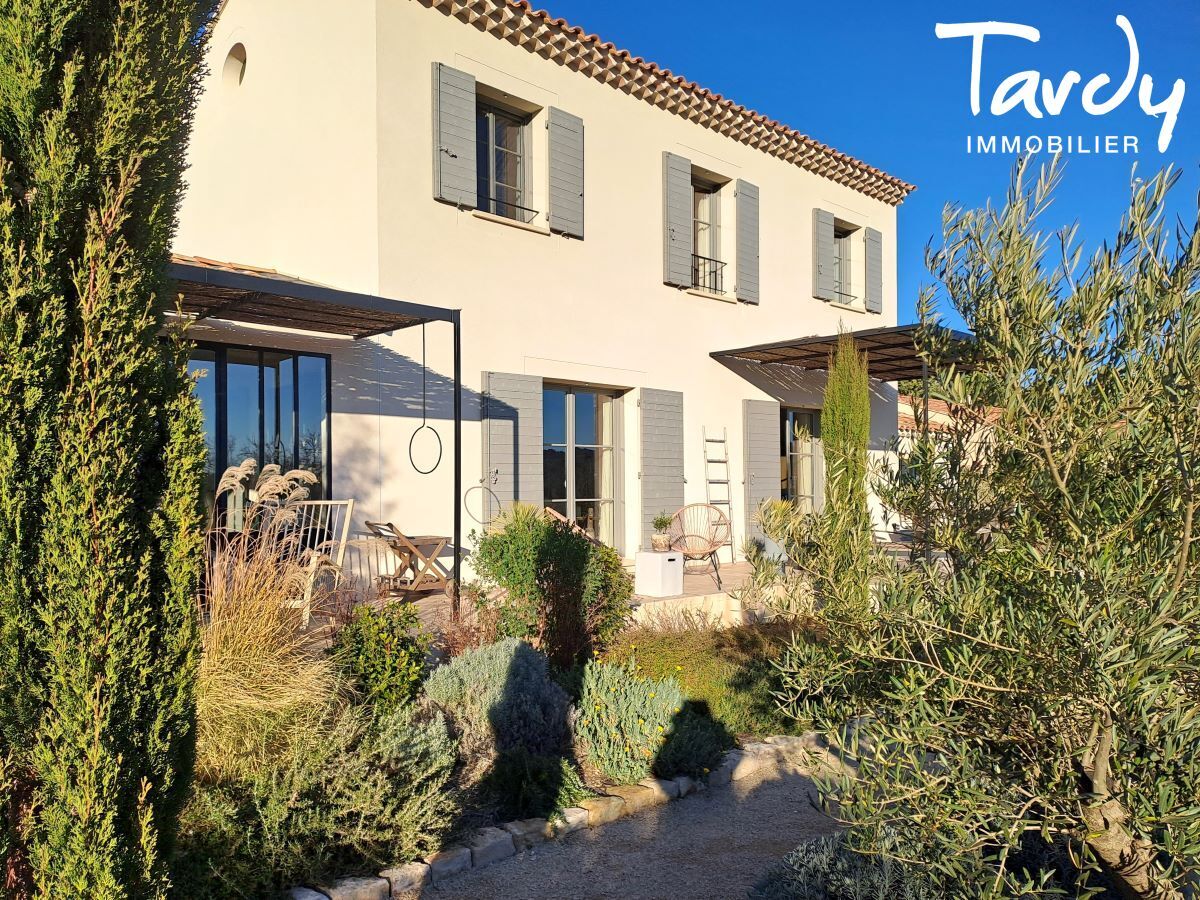 Bastide dans un cadre magnifique et scuris - 84160 PUYVERT - Lourmarin