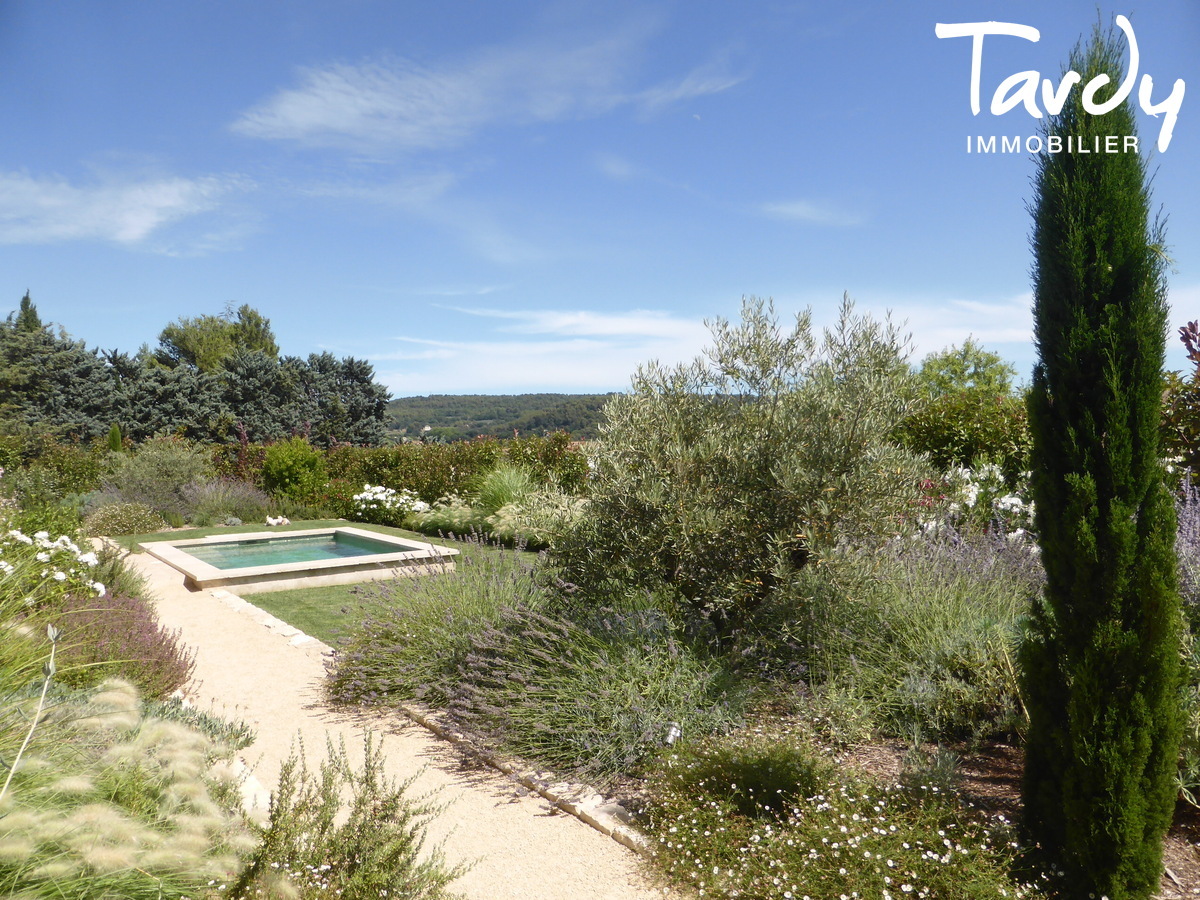 Bastide dans un cadre magnifique et scuris - 84160 LOURMARIN - Lourmarin