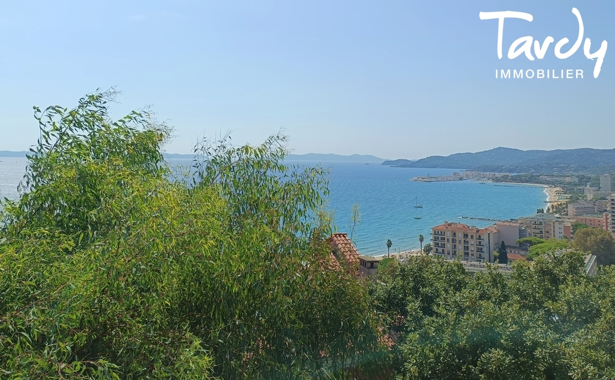 Villa Vue mer  100 m du village, 250 m de la plage  83980 LE LAVANDOU - Le Lavandou