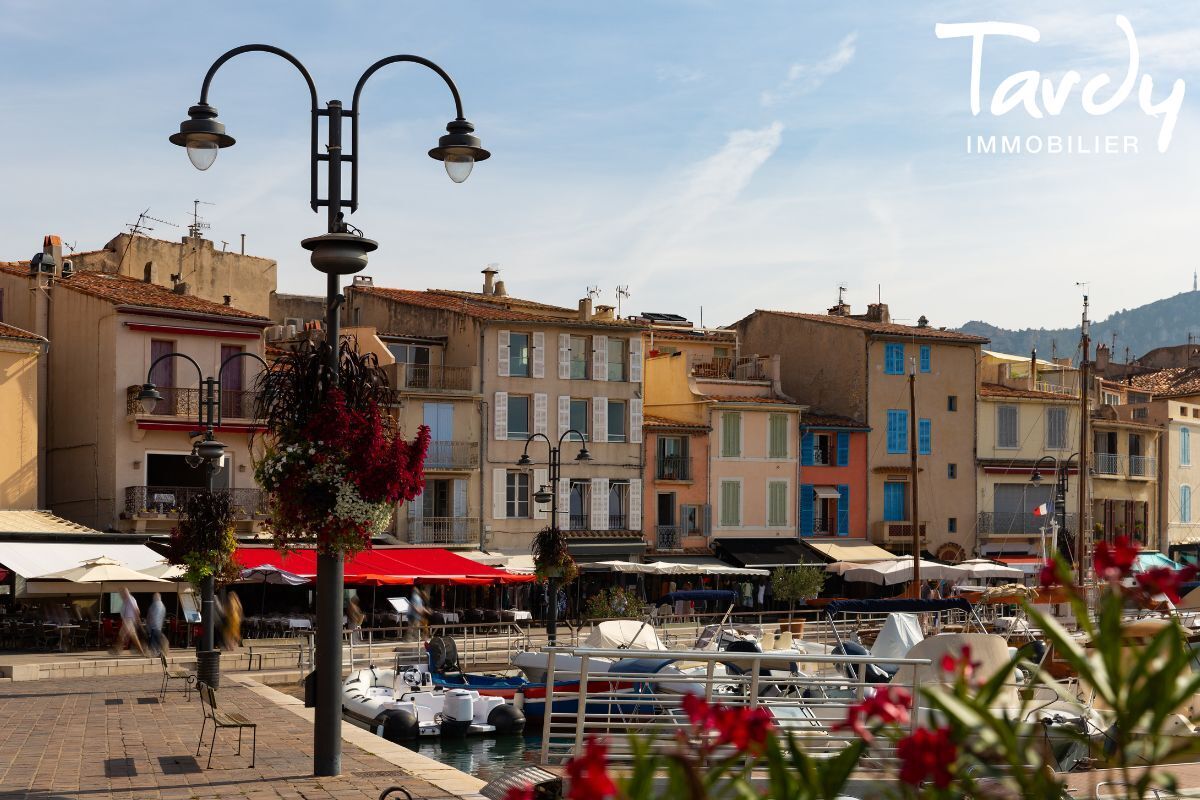 Bastide rcente - Vue dgage - 13260 CASSIS - Cassis - Bastide Cassis 13260