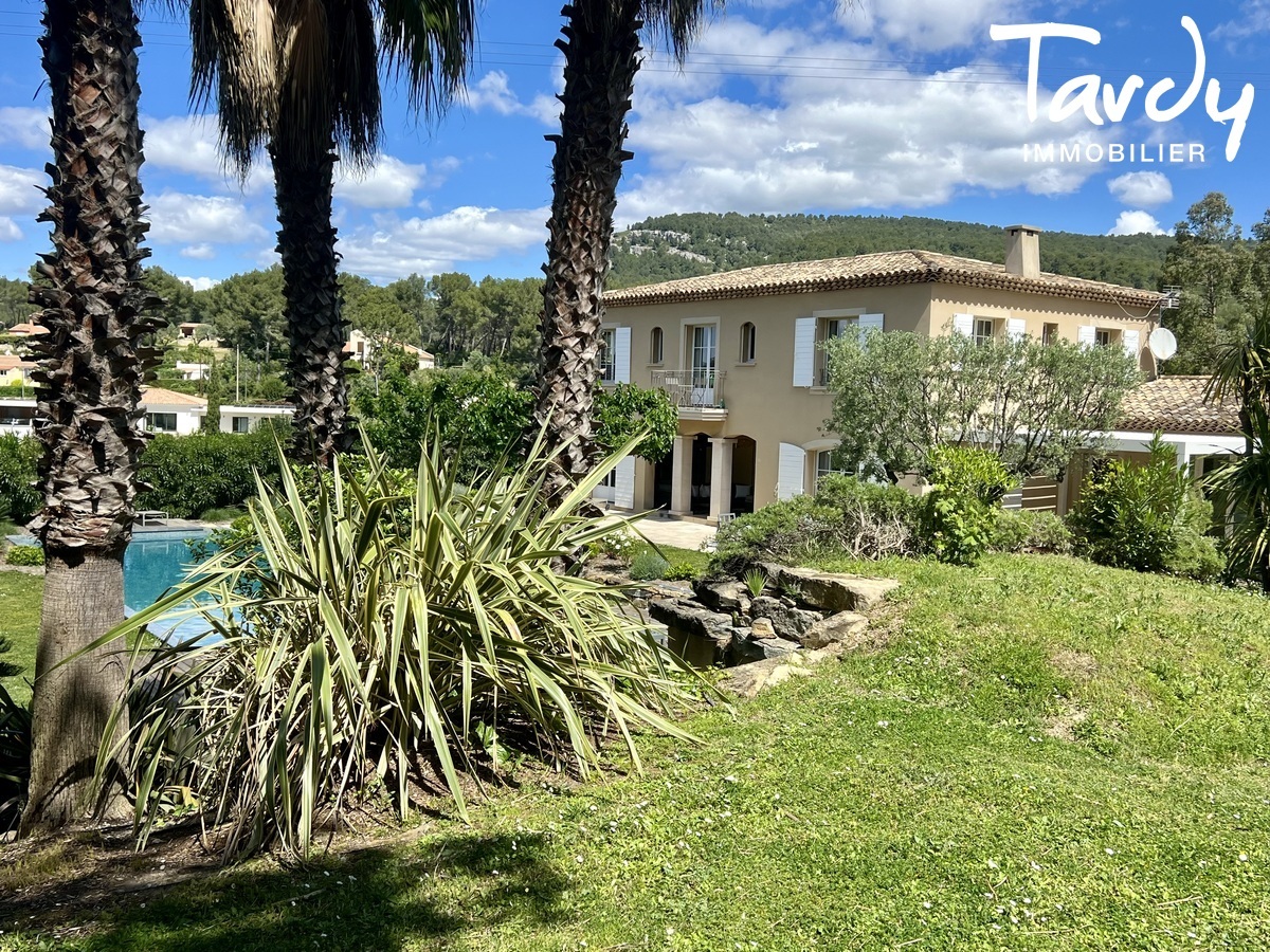 Villa rcente - Vue ouverte sur la couronne de Charlemagne - 13260 CASSIS - Cassis