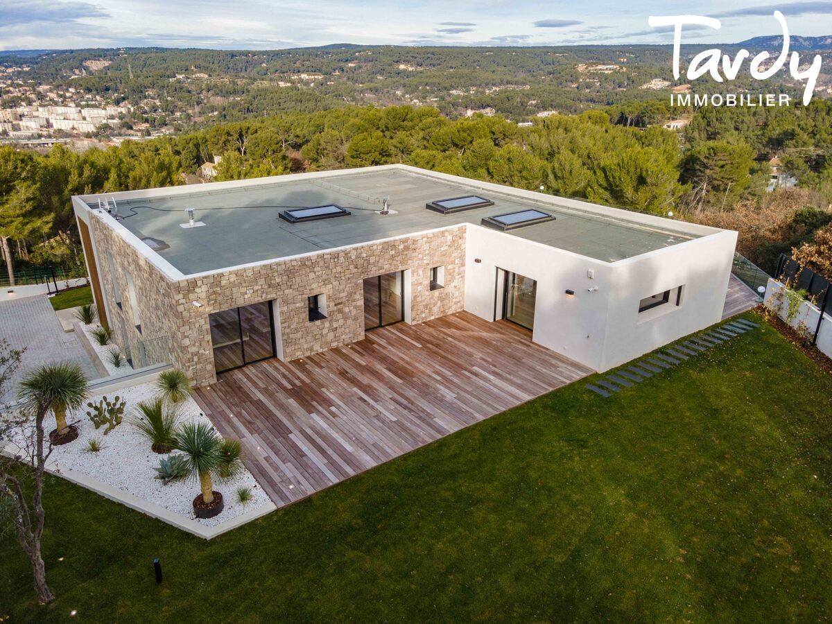 Villa contemporaine vue panoramique Sainte Victoire - 13100 AIX EN PROVENCE - Aix-en-Provence