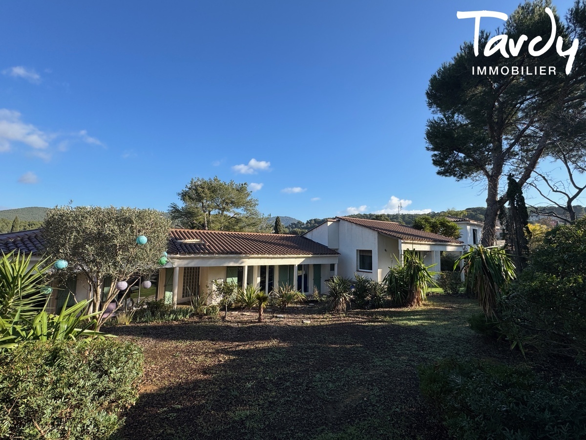 Villa de plain pied avec studio - 83110 SANARY SUR MER  - Sanary-sur-Mer - Villa de plain pied sanary sur mer Tardy Immobilier